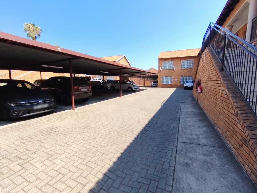 2 Bedroom Property for Sale in Oos Einde North West